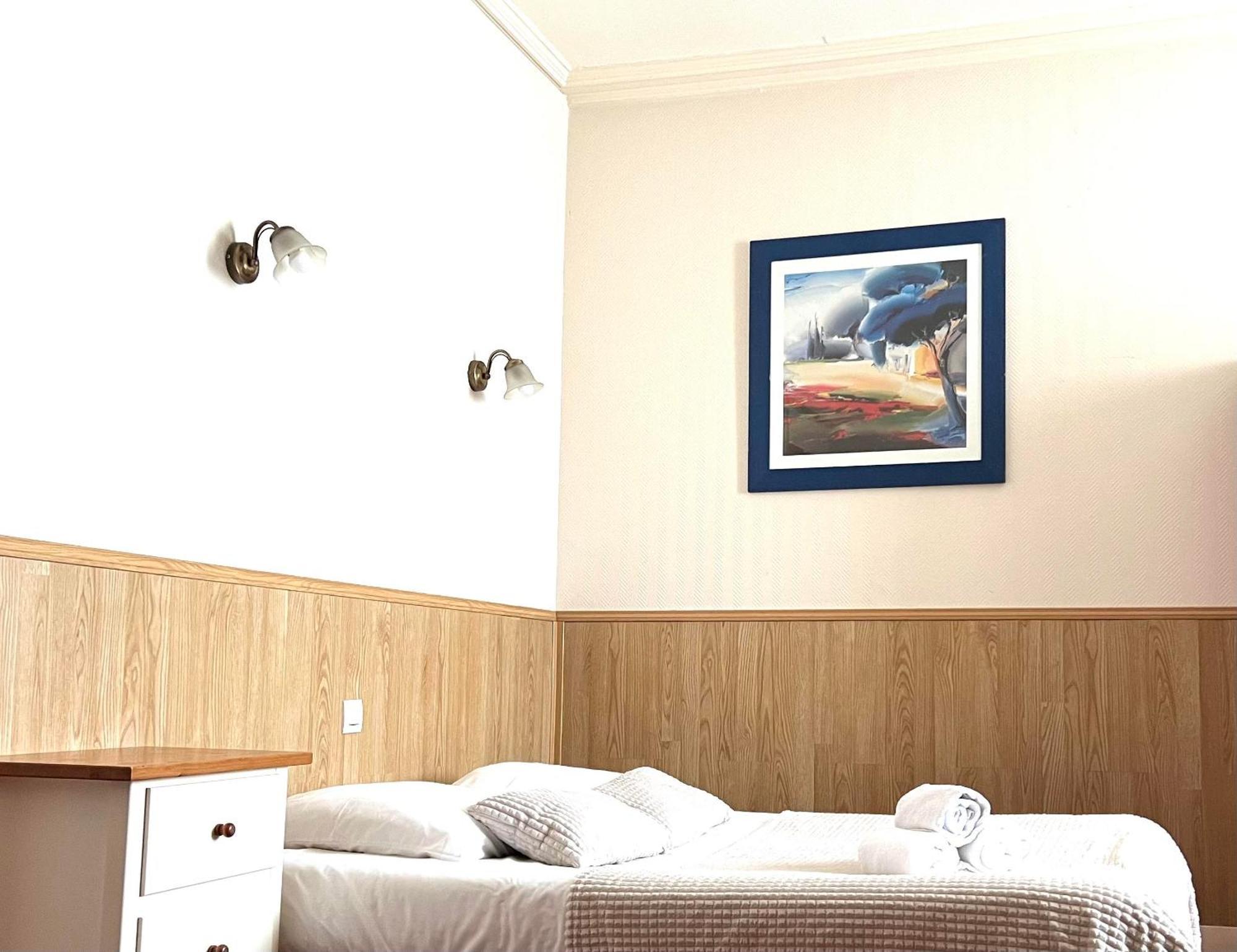 Hotel De La Gare Cherbourg-en-Cotentin Bagian luar foto