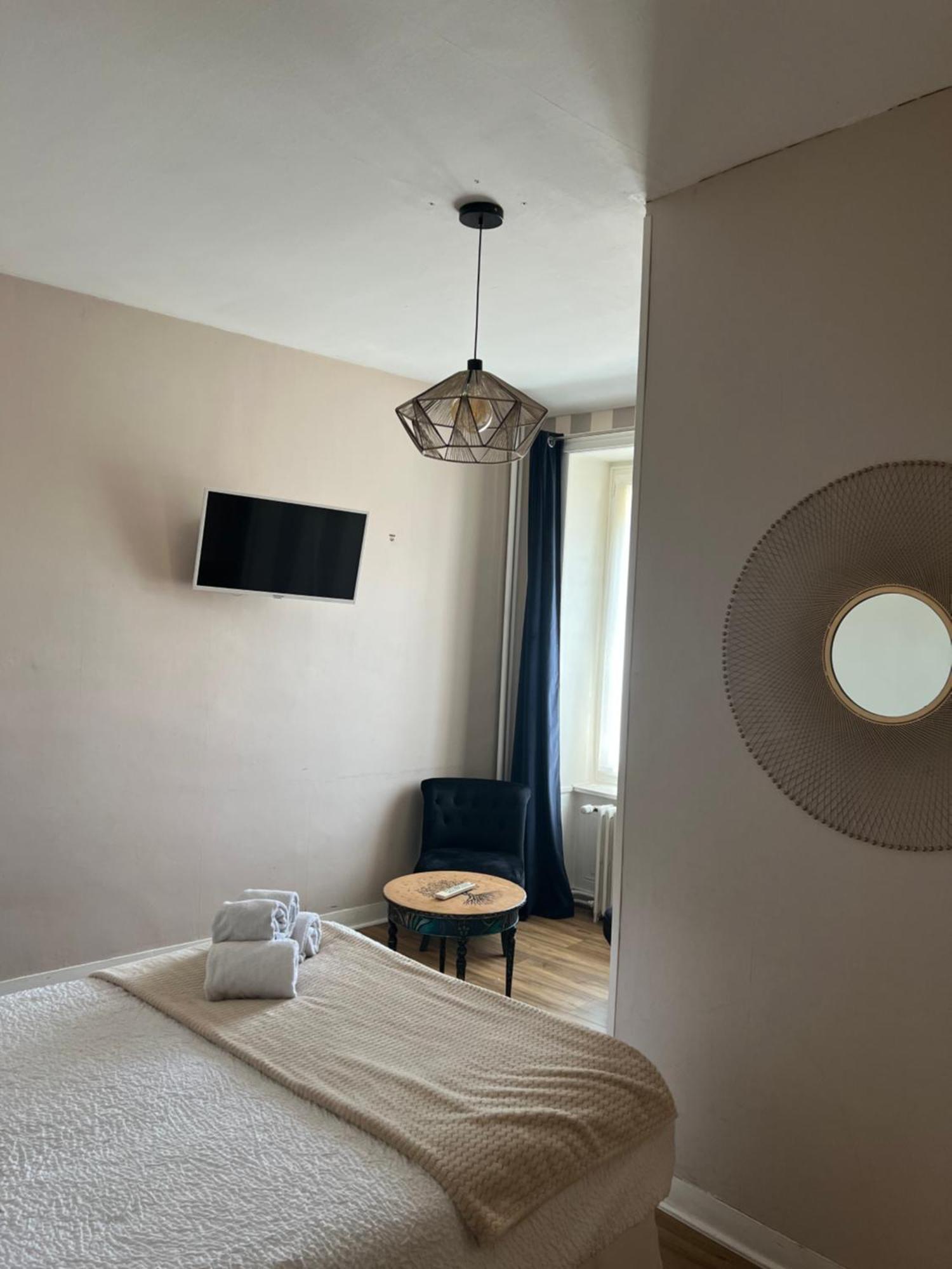 Hotel De La Gare Cherbourg-en-Cotentin Bagian luar foto
