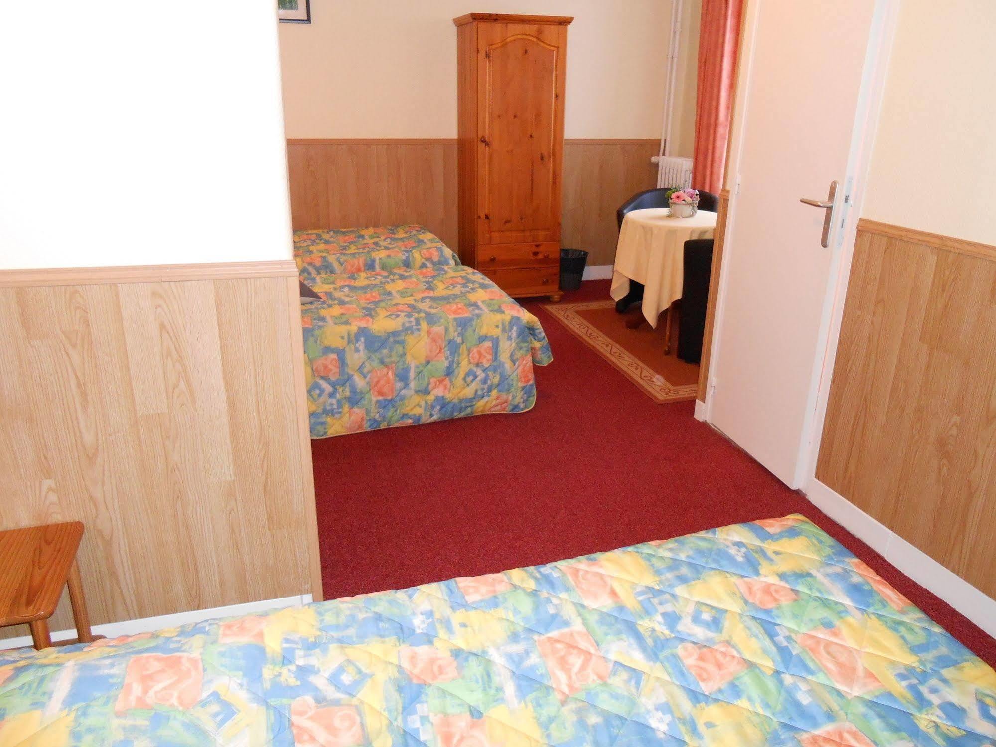 Hotel De La Gare Cherbourg-en-Cotentin Bagian luar foto
