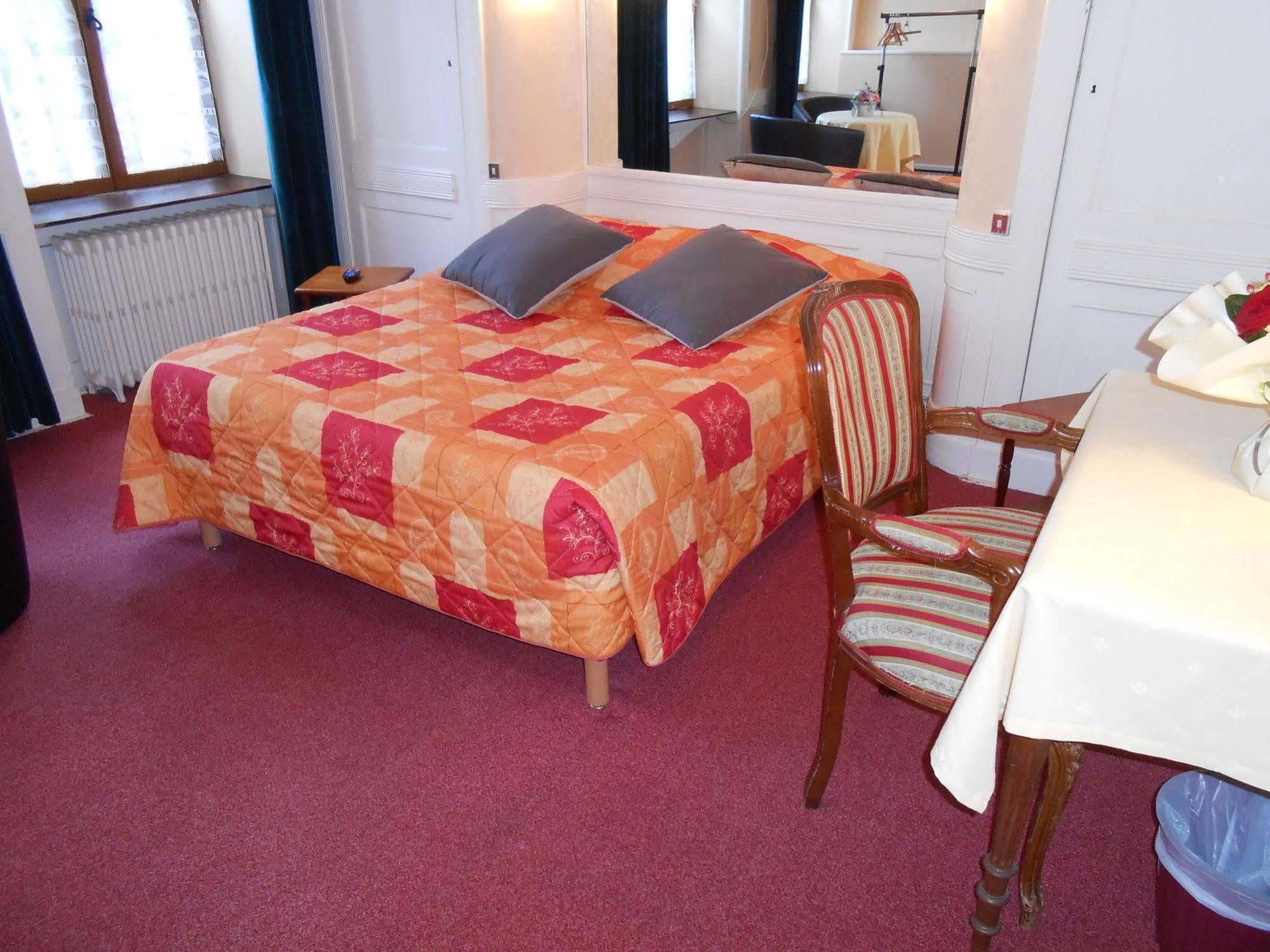 Hotel De La Gare Cherbourg-en-Cotentin Bagian luar foto