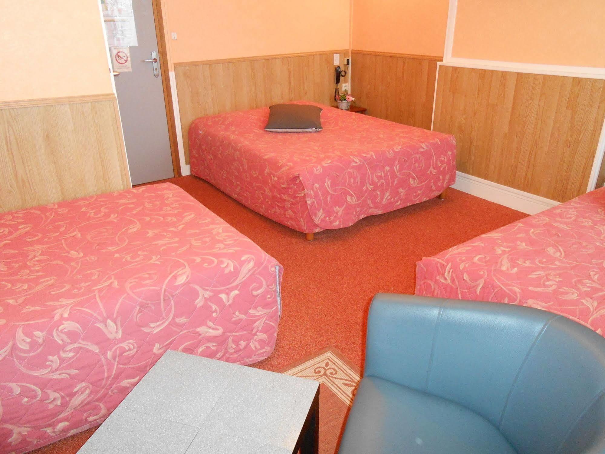 Hotel De La Gare Cherbourg-en-Cotentin Bagian luar foto